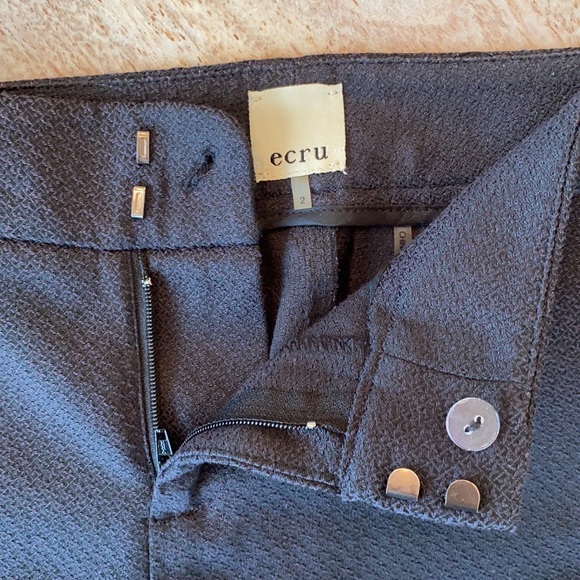 Ecru black textured shorts, Size 2 - Picture 3 of 7